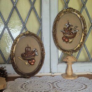 Chalkware Plaque Wall Hagning - Set of 2 Oval Frames with Vegetables